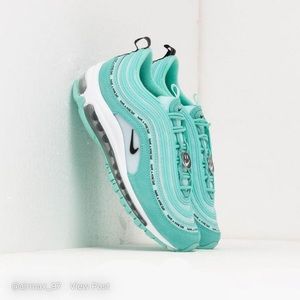 Nike air max (same as the photos provided)